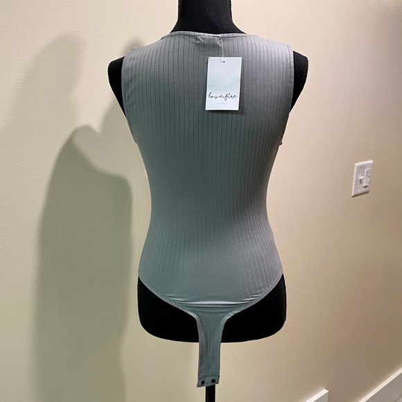 LOVE FIRE | Metal Notched Bodysuit - Picture 6 of 7